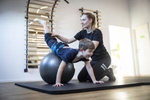 PAZURU Med_Physiotherapie_Kinder_Bobath-Therapie_01