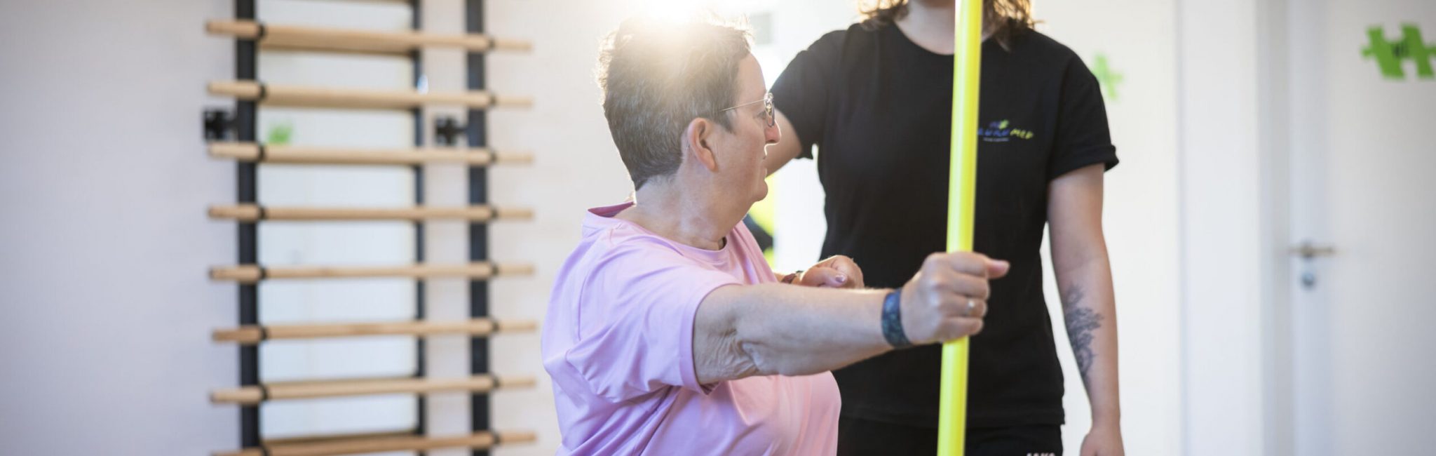 PAZURU Med_Physiotherapie_T-RENA_01_Solingen